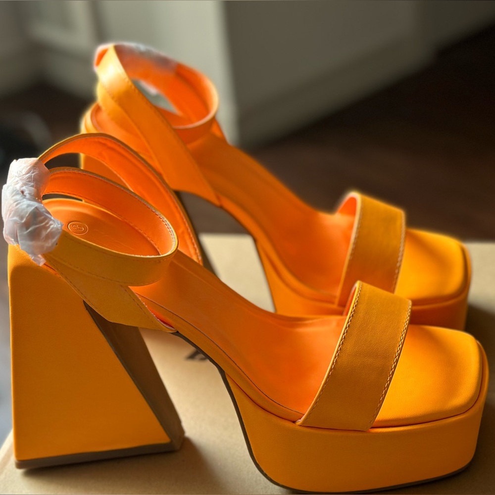VA Cobra Vamp Heels